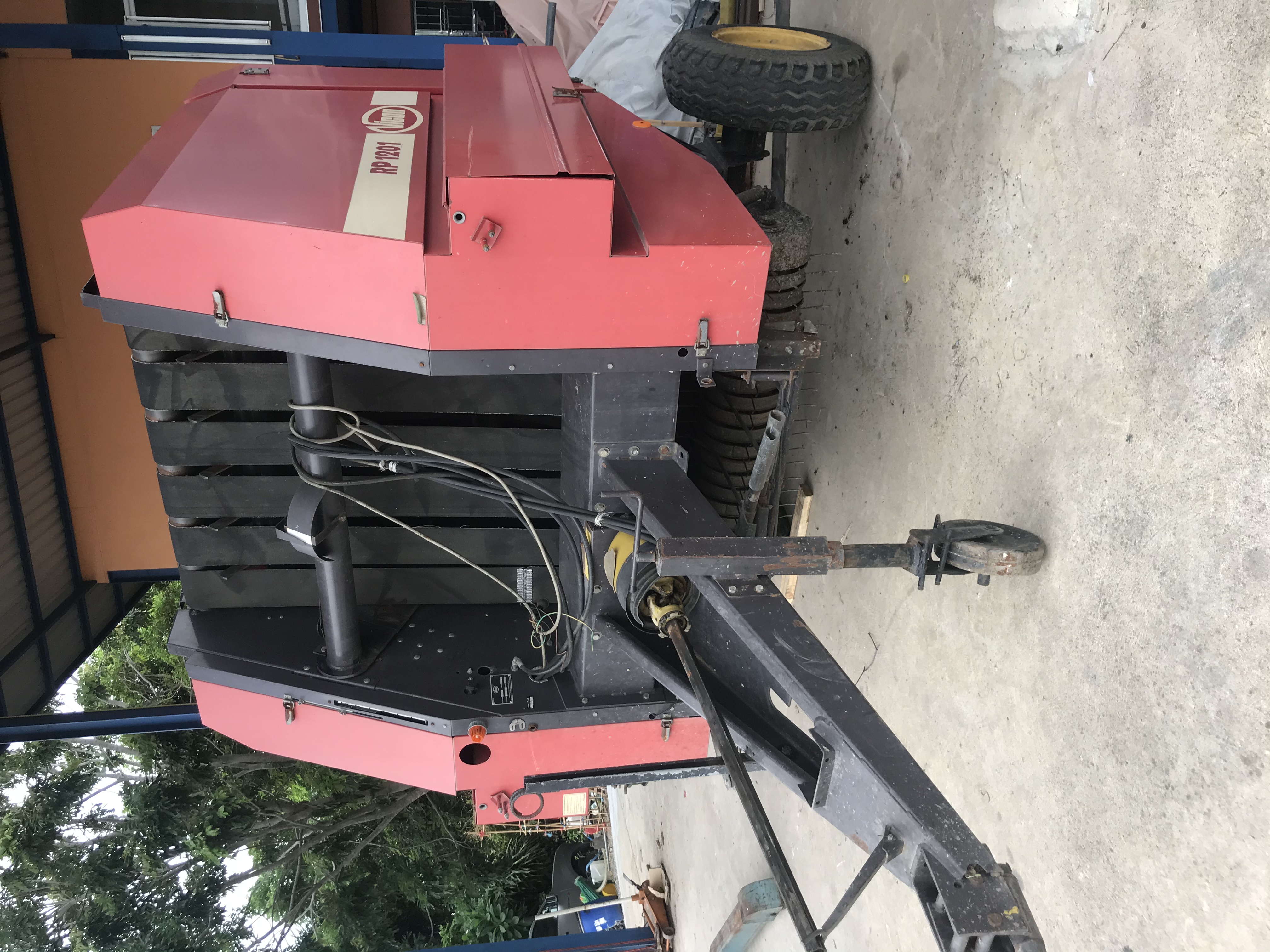 เครื่องอัดฟางก้อนกลม (เก่าญี่ปุ่น)