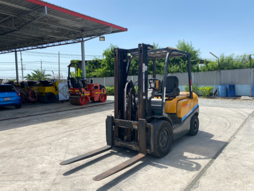 รถโฟล์คลิฟต์ TCM รุ่น FD30T3 ยกได้3ตัน รถนอกนำเข้า ไม่เคยใช้ในไทย ติดต่อ081-8302909จิรโรจน์ Line: jiraroj2909