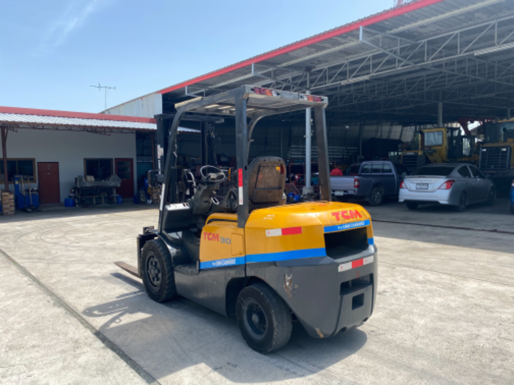 รถโฟล์คลิฟต์ TCM รุ่น FD30T3 ยกได้3ตัน รถนอกนำเข้า ไม่เคยใช้ในไทย ติดต่อ081-8302909จิรโรจน์ Line: jiraroj2909