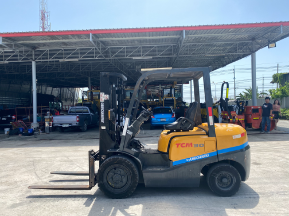 รถโฟล์คลิฟต์ TCM รุ่น FD30T3 ยกได้3ตัน รถนอกนำเข้า ไม่เคยใช้ในไทย ติดต่อ081-8302909จิรโรจน์ Line: jiraroj2909