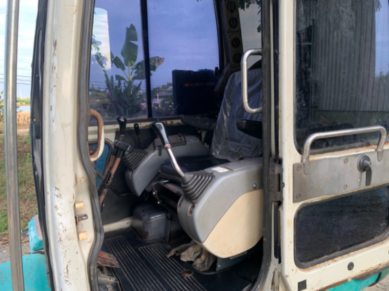 Komatsu pc30-7 ตู้แอร์