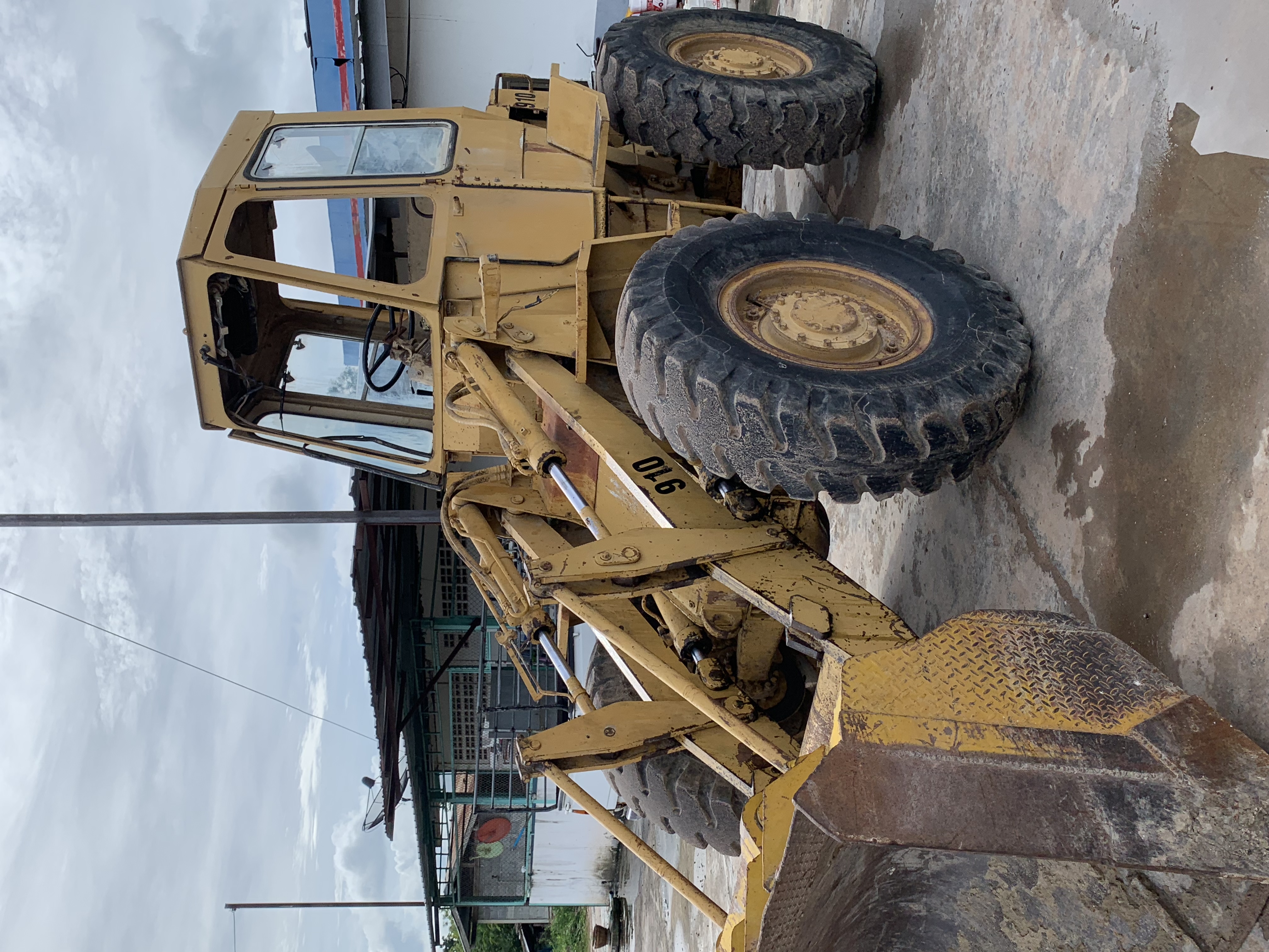 รถตักcat910