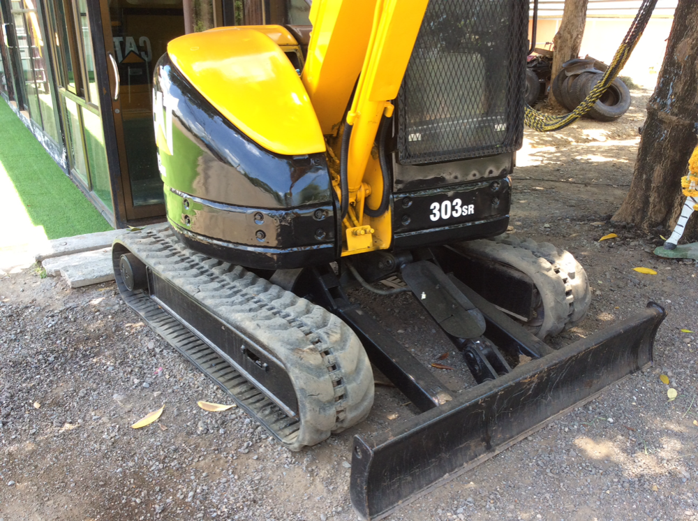 แบคโฮCAT 303 SR-3 เครื่อง เอว ตัวเดิน โซ่ สลัก ทุกระบบพร้อมใช้ เครื่องแน่น  เอวไม่หลวม เอกสารใบอินวอยท์