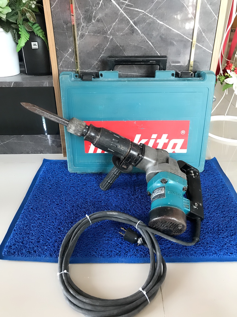 ขายเครื่องสกัดคอนกรีตยี่ห้อMAKITA รุ่นHM0810ของแท้สภาพสวยยกกล่อง