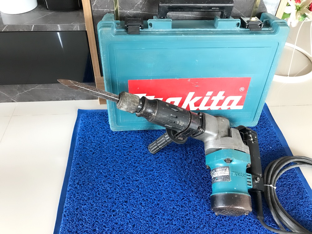 ขายเครื่องสกัดคอนกรีตยี่ห้อMAKITA รุ่นHM0810ของแท้สภาพสวยยกกล่อง