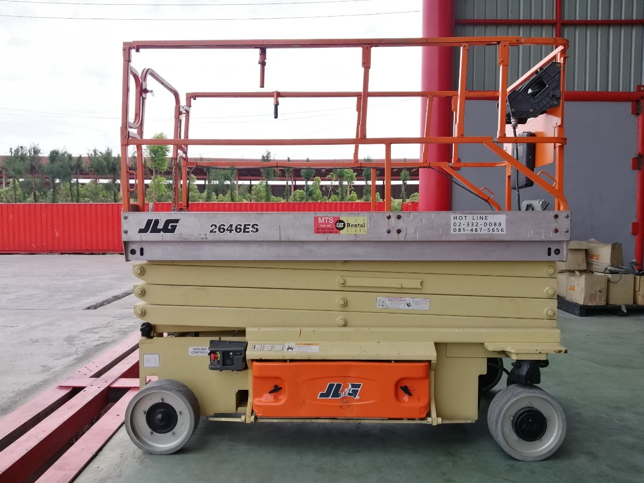 ขายรถกระเช้า JLG ขากรรไกร 2646ES สูง 7.92 เมตร มือสอง ขายรถกระเช้า JLG ขากรรไกร 2646ES สูง 7.92 เมตร มือสอง