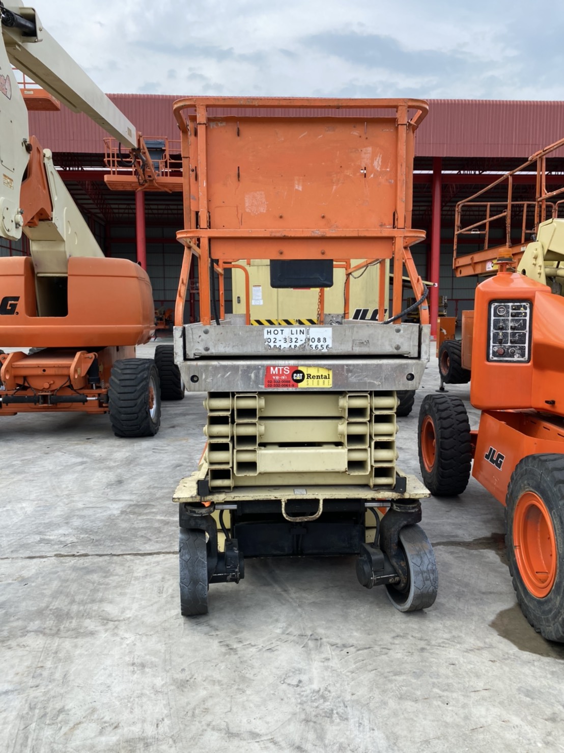 ขายรถกระเช้า JLG ขากรรไกร 3246ES สูง 9.68 เมตร มือสอง ปรับสภาพแล้ว พร้อมใช้งาน ขายรถกระเช้า JLG ขากรรไกร 3246ES สูง 9.68 เมตร มือสอง ปรับสภาพแล้ว พร้อมใช้งาน