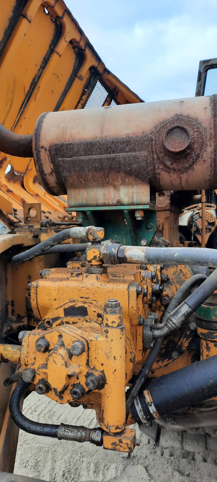 โคมัสสุ pc60-5