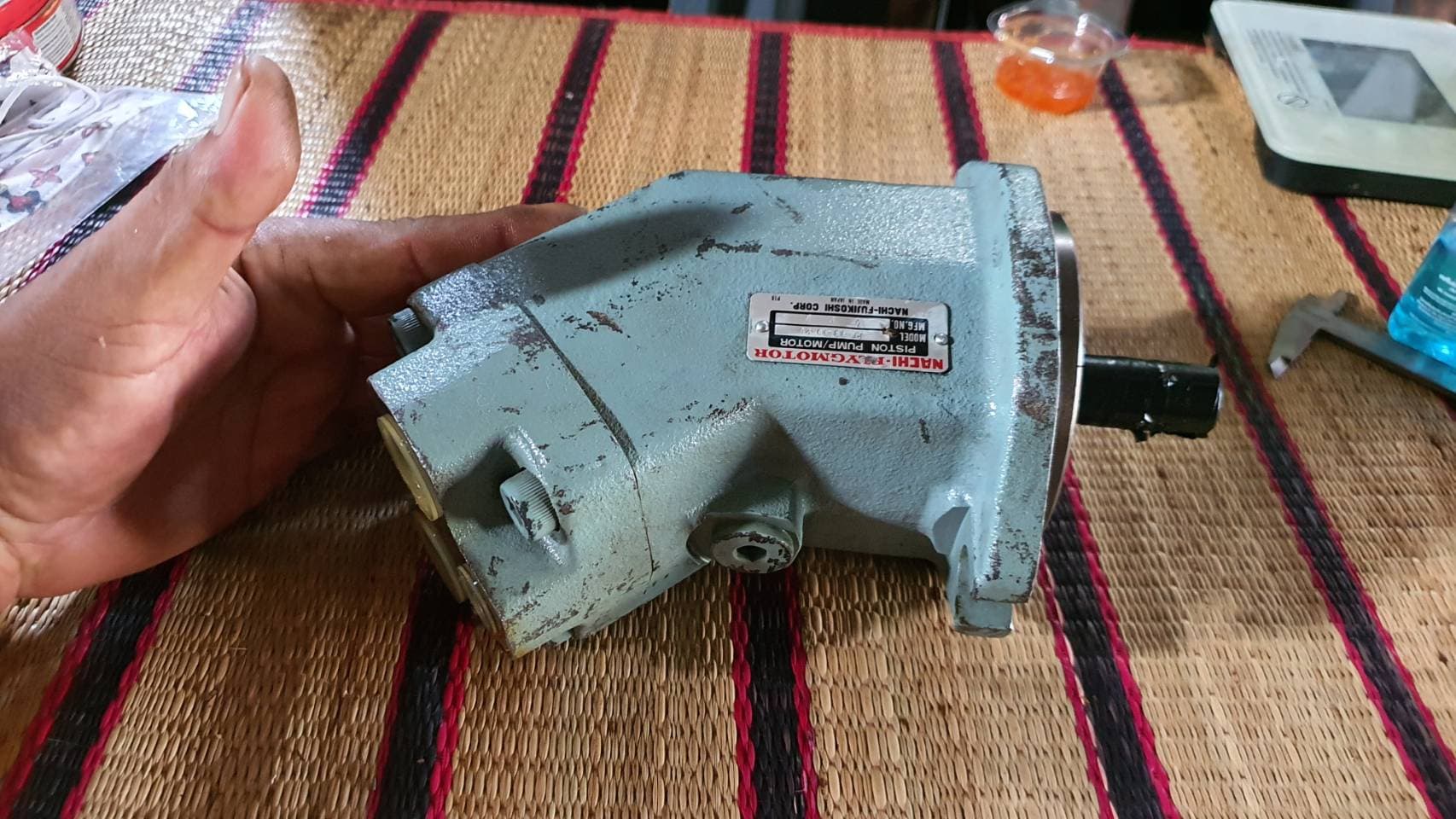 Piston pump/motor pf-1B-10-20 ขาย 4500 บาท 0814583376 เอก Piston pump/motor pf-1B-10-20 ขาย 4500 บาท 0814583376 เอก