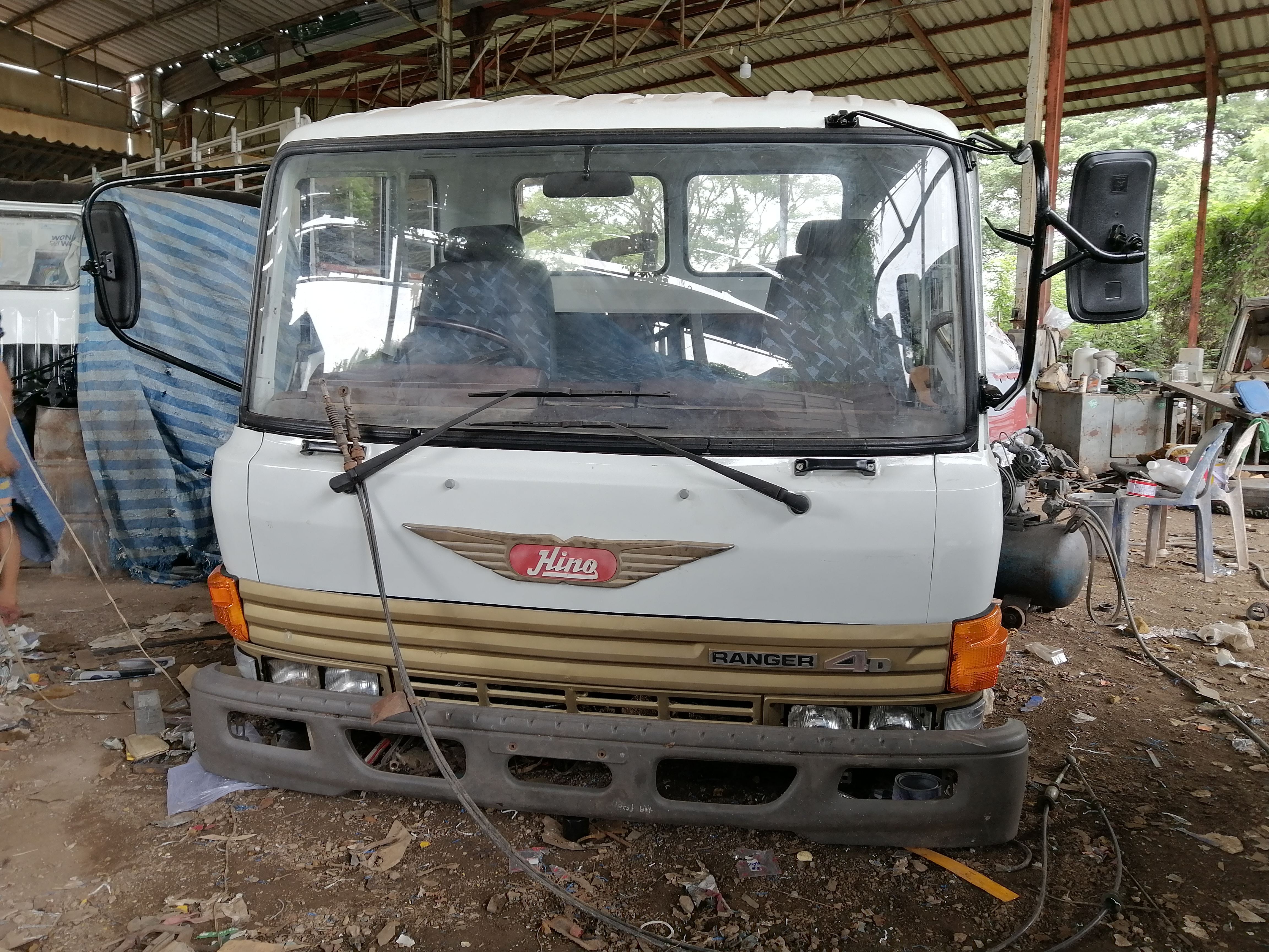ขายหัว HINO F18 สีใหม่หัวบางๆสวยๆ สภาพสวยพร้อมใช้ อุปกรณ์ครบ ขาหน้า ขาหลัง กันชน ตีนเบรคทิฟฟี่ ตู้แอร์ กรองหลังเก๋ง คันเกียร์+สายเกียร์ ยกใส่ได้เลย ราคาถูก48000 นิวัฒน์085-5085008