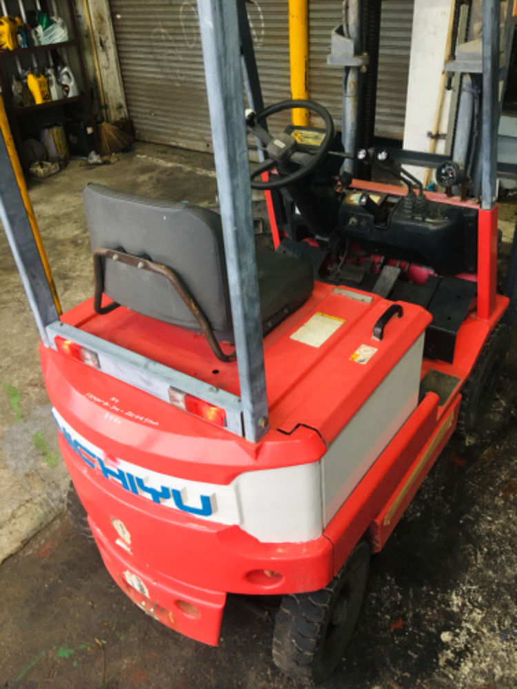 FORKLIFT NICHIYU