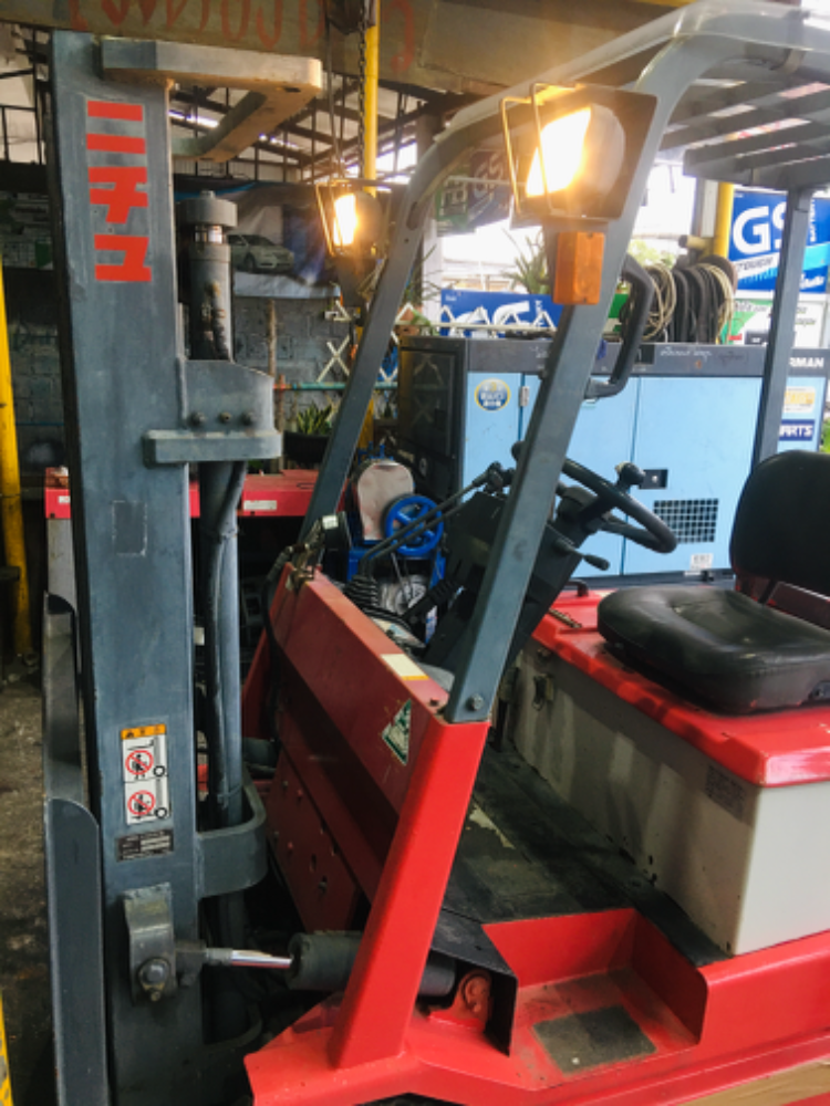 FORKLIFT NICHIYU