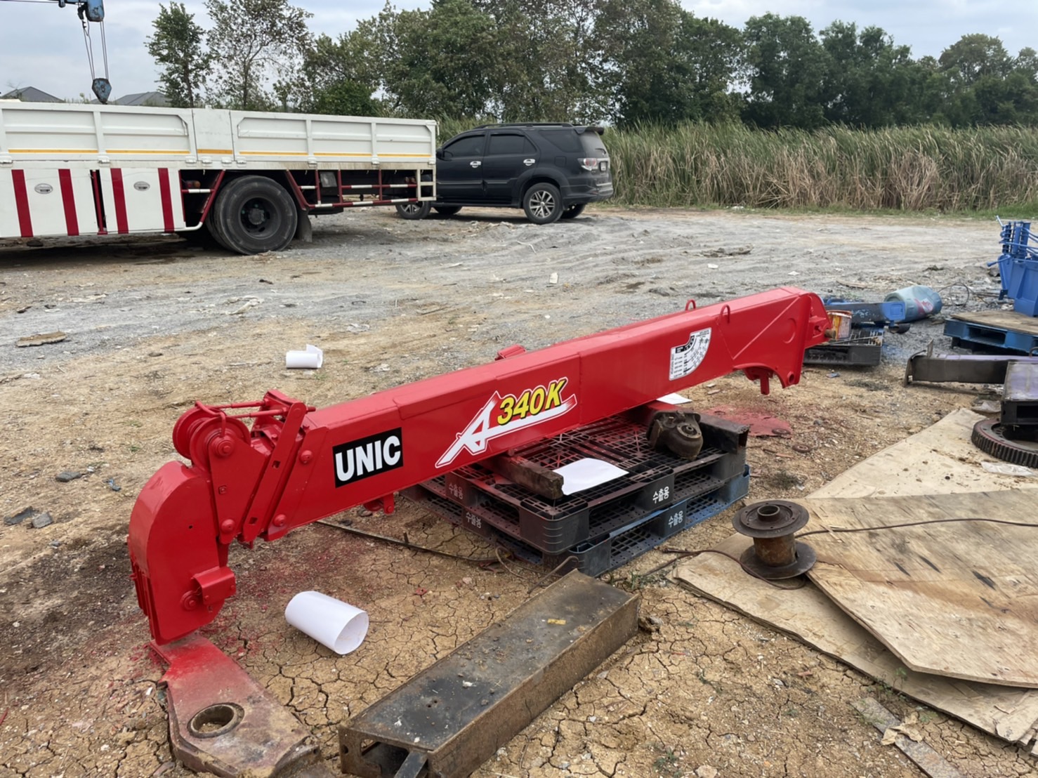 ขายเครน Unic A340K 3.4 ตัน 4 ปอก ตะขอพับ ขายเครน Unic A340K 3.4 ตัน 4 ปอก ตะขอพับ