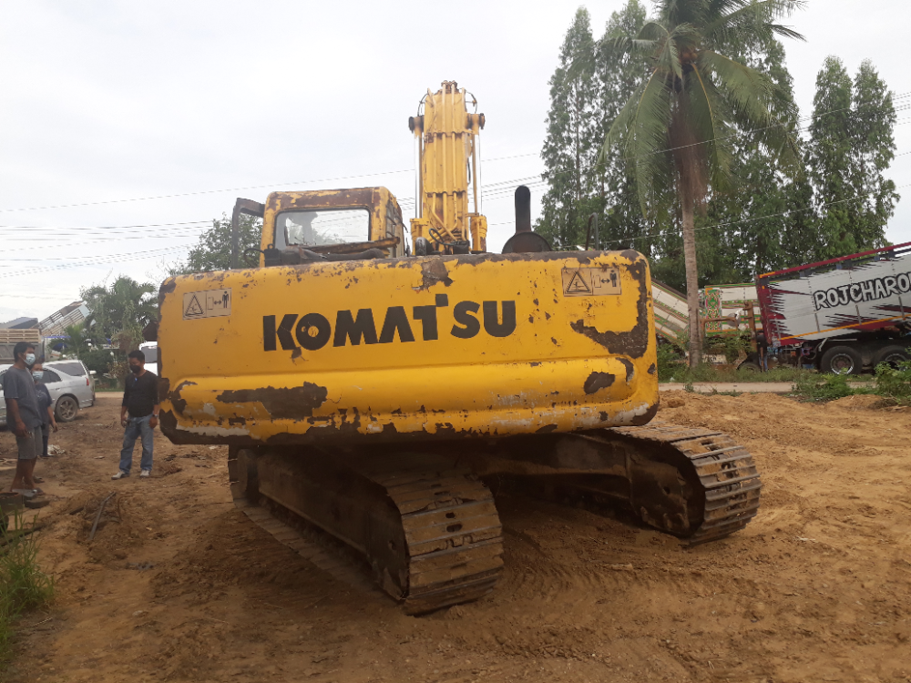 รถแบ๊คโฮ PC200  รุ่น6 095-7597981