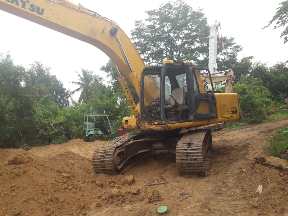 รถแบ๊คโฮ PC200  รุ่น6 095-7597981