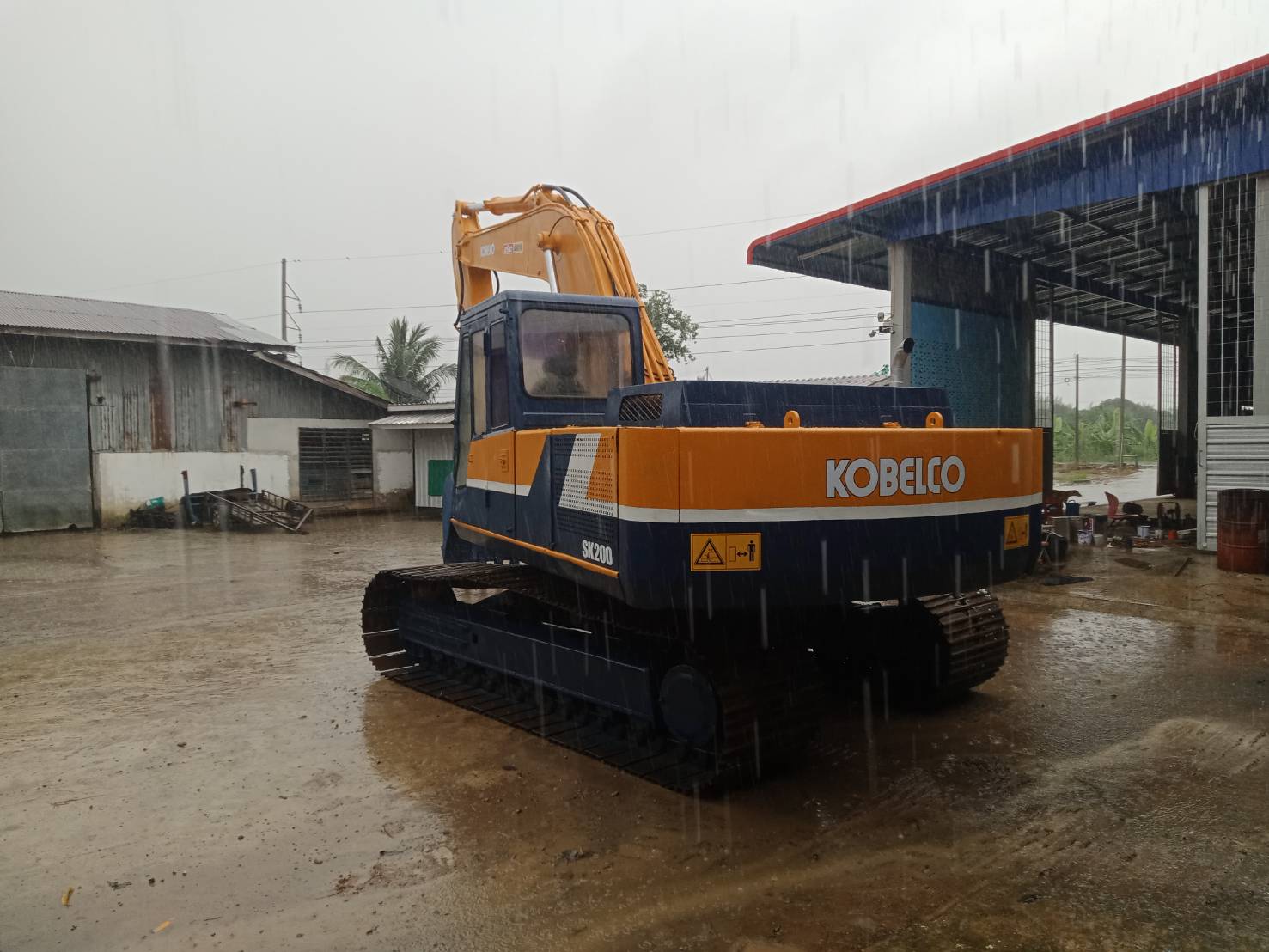 รถขุด KOBELCO SK200-2 ตัวเดินใหญ่ มีคลิปการทำงาน รถขุด KOBELCO SK200-2 ตัวเดินใหญ่ มีคลิปการทำงาน