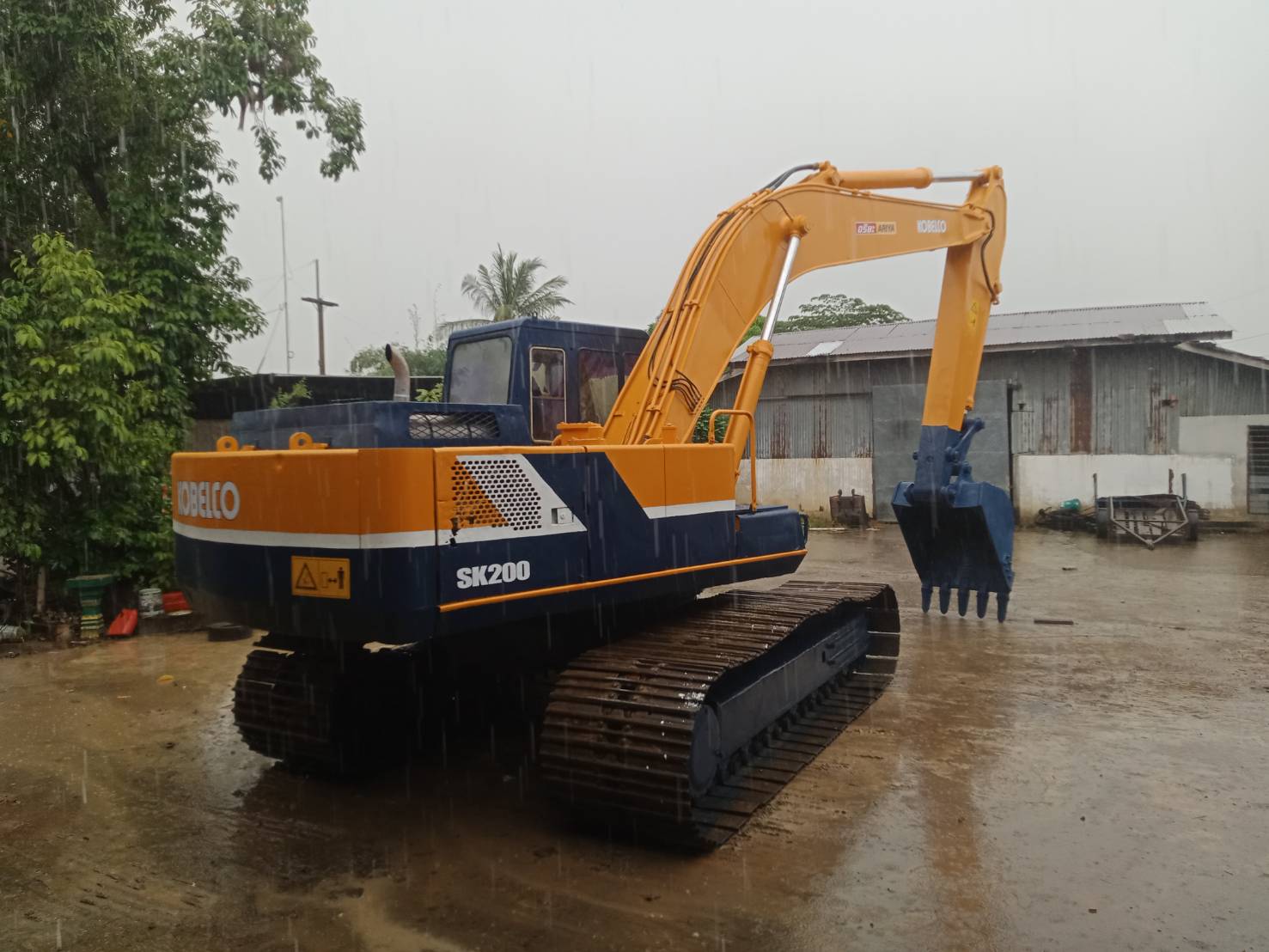 รถขุด KOBELCO SK200-2 ตัวเดินใหญ่ มีคลิปการทำงาน