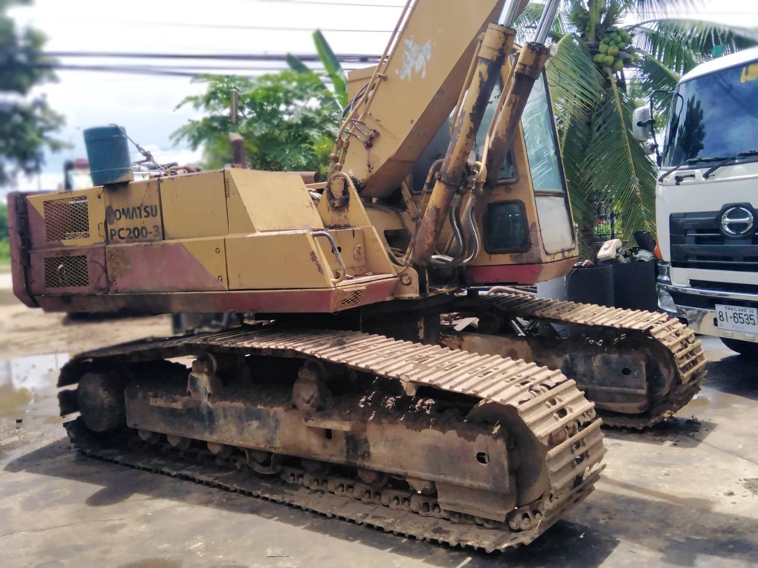 รถขุด KOMATSU PC200-3 รุ่นคอนโทรลสั้น ฟิตเครื่องมาใหม่ รถพร้อมใช้งาน ไม่มีทะเบียน. รถขุด KOMATSU PC200-3 รุ่นคอนโทรลสั้น ฟิตเครื่องมาใหม่ รถพร้อมใช้งาน ไม่มีทะเบียน.