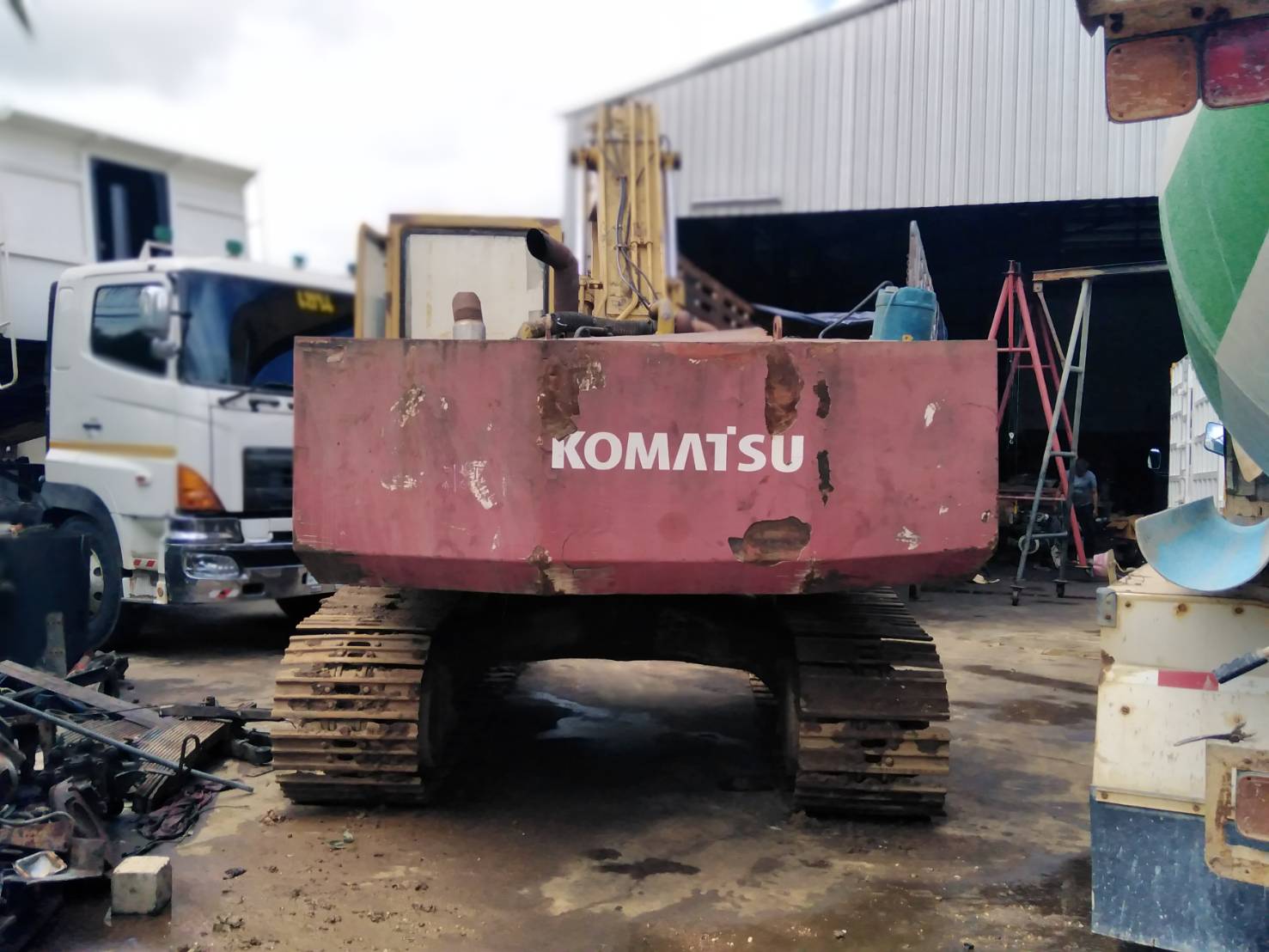 รถขุด KOMATSU PC200-3 รุ่นคอนโทรลสั้น ฟิตเครื่องมาใหม่ รถพร้อมใช้งาน ไม่มีทะเบียน.