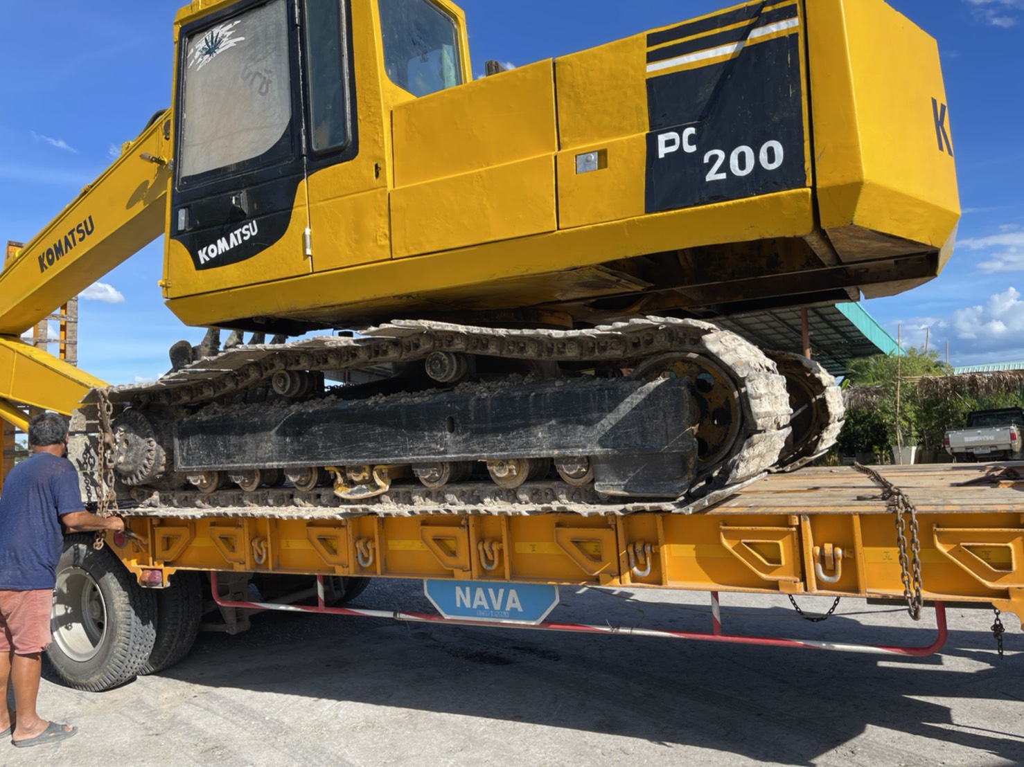 รถขุด KOMATSU PC200-3 คอนโทรลสั้น แรงขุดดี มีเล่มทะเบียน รถขุด KOMATSU PC200-3 คอนโทรลสั้น แรงขุดดี มีเล่มทะเบียน