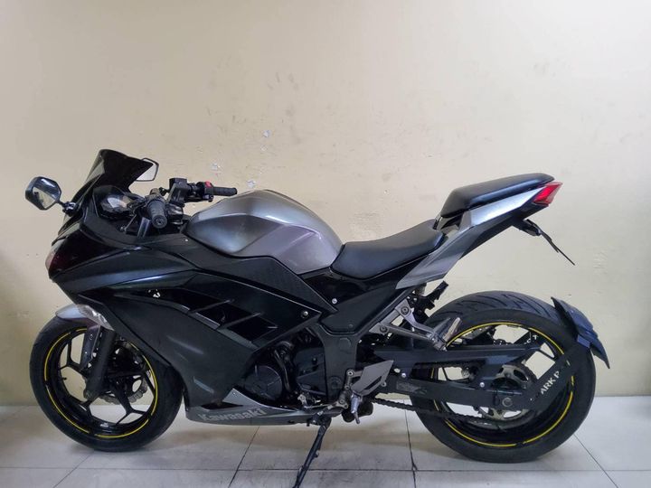 Kawasaki Ninja 300 ABS 8value 2dohc สภาพเกรดA  8573 กม. เอกสารครบพร้อมโอน