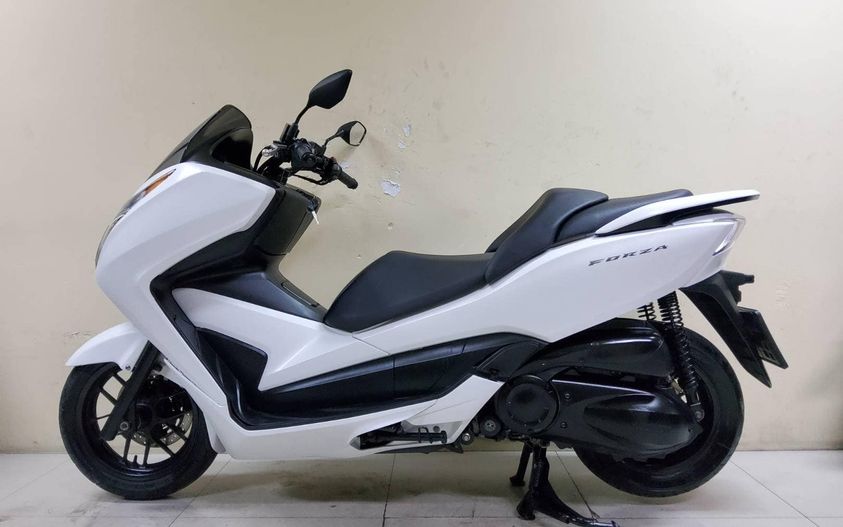 Honda Forza 300 abs idlimgstop combibrake สภาพเกรดA 8943 กม. เอกสารครบพร้อมโอน