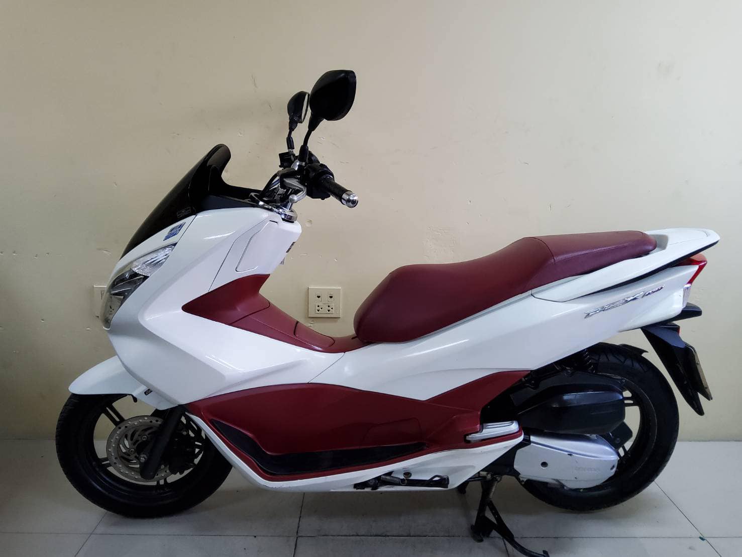 Honda PCX150i LED idlingstop combibrake สภาพเกรดA 9872 กม. เอกสารพร้อมโอน