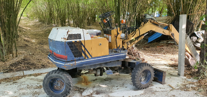 แม็คโค KOMATSU PW05 แม็คโค KOMATSU PW05