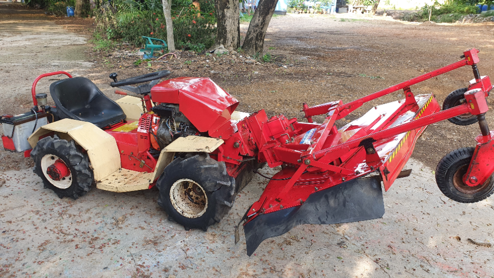 รถตัดหญ้า