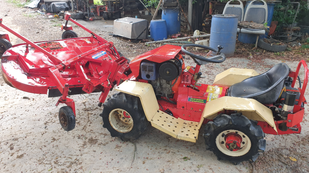 รถตัดหญ้า