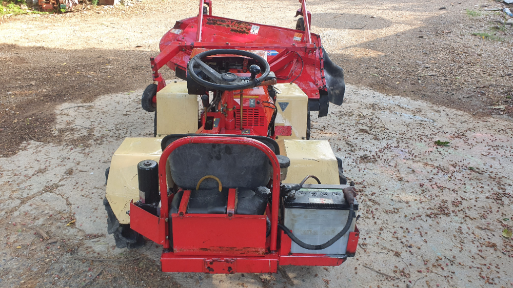 รถตัดหญ้า