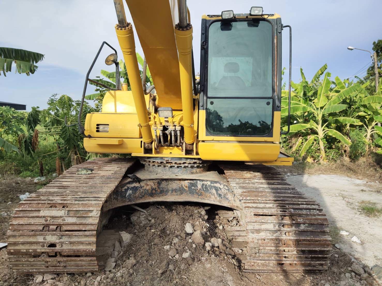 ลดราคาไปเลย ขายรถขุด KOMATSU PC 200 - 8 N1 มีกล้องหลัง สวยจัด รถห้าง Bangkok เซลล์ รถสวยจัดมาก