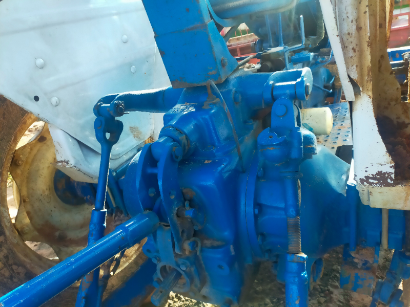 ขายรถไถฟอร์ด6610เครื่องที5ดันหน้า ผาน