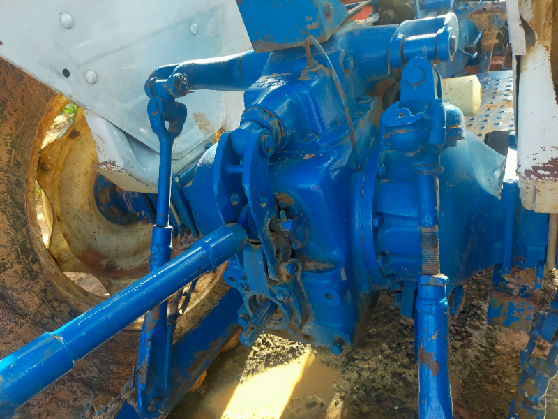 ขายรถไถฟอร์ด6610เครื่องที5ดันหน้า ผาน