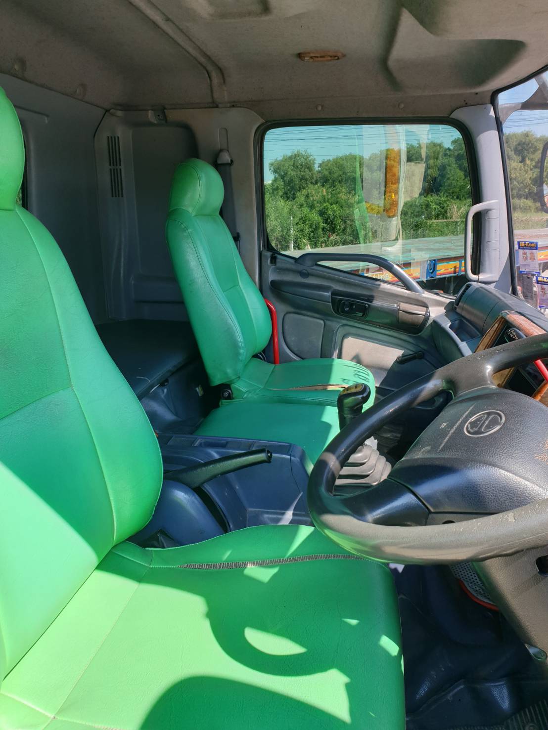 Hino 260 แรงปี 48 เครื่องดีคัสซีสวยยางเต็มพร้อมใช้งาน สนใจสอบถามเพิ่มเติมได้ค่ะ Hino 260 แรงปี 48 เครื่องดีคัสซีสวยยางเต็มพร้อมใช้งาน สนใจสอบถามเพิ่มเติมได้ค่ะ