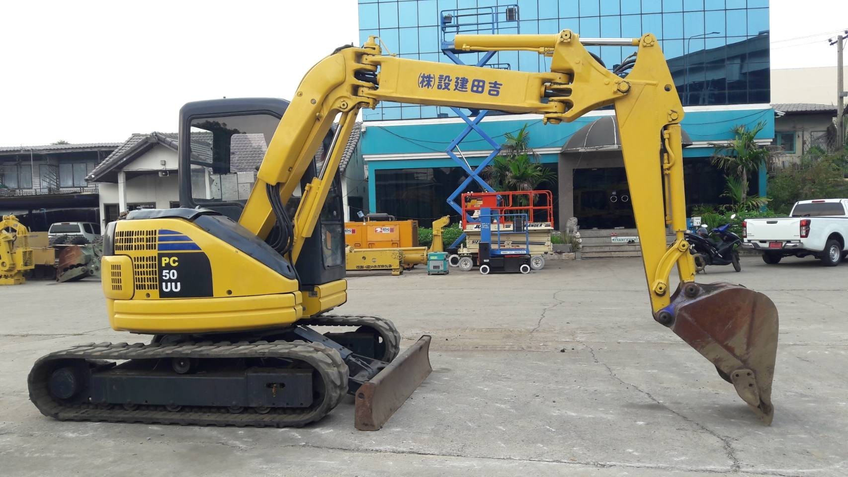 รถขุด KOMATSU PC50UU-2 พร้อมใช้งาน รายละเอียดสอบถามที่คุณชัญญา 0658844400, www.nmc99.com รถขุด KOMATSU PC50UU-2 พร้อมใช้งาน รายละเอียดสอบถามที่คุณชัญญา 0658844400, www.nmc99.com