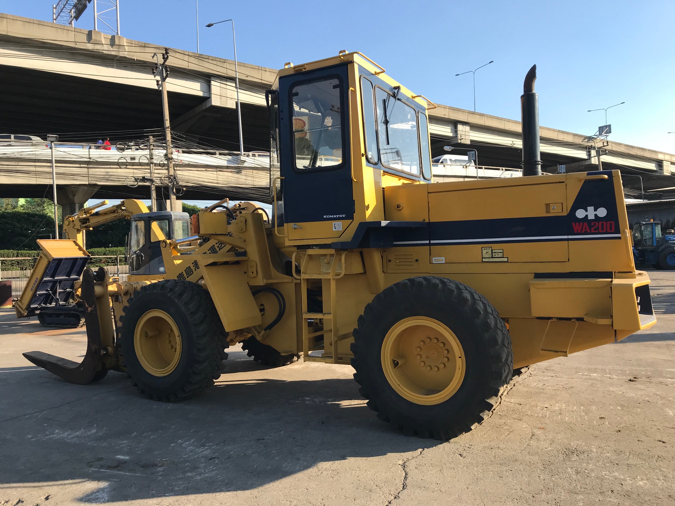รถตัก KOMATSU WA200-1 ราคากันเอง สภาพเดิมๆจากนอก รถตัก KOMATSU WA200-1 ราคากันเอง สภาพเดิมๆจากนอก