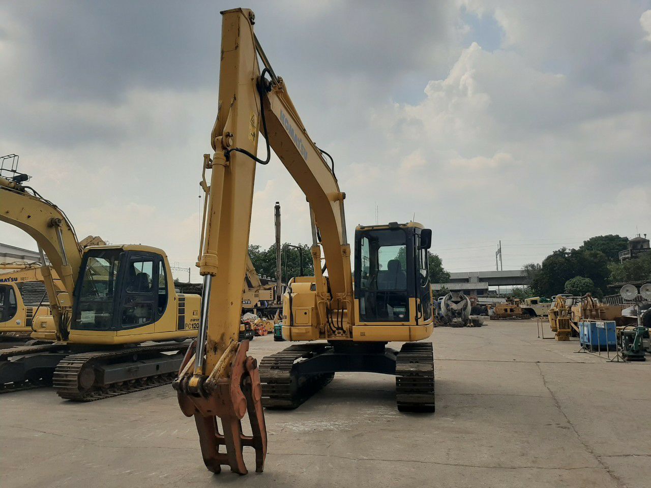 รถขุด KOMATSU PC138US-8 รถสวยพร้อมใช้งาน สอบถามเพิ่มเติมที่คุณชัญญา 0658844400, www.nmc99.com รถขุด KOMATSU PC138US-8 รถสวยพร้อมใช้งาน สอบถามเพิ่มเติมที่คุณชัญญา 0658844400, www.nmc99.com