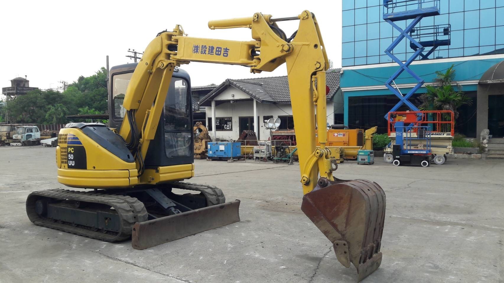 รถขุด KOMATSU PC50UU-2 พร้อมใช้งาน รายละเอียดสอบถามที่คุณชัญญา 0658844400, www.nmc99.com รถขุด KOMATSU PC50UU-2 พร้อมใช้งาน รายละเอียดสอบถามที่คุณชัญญา 0658844400, www.nmc99.com