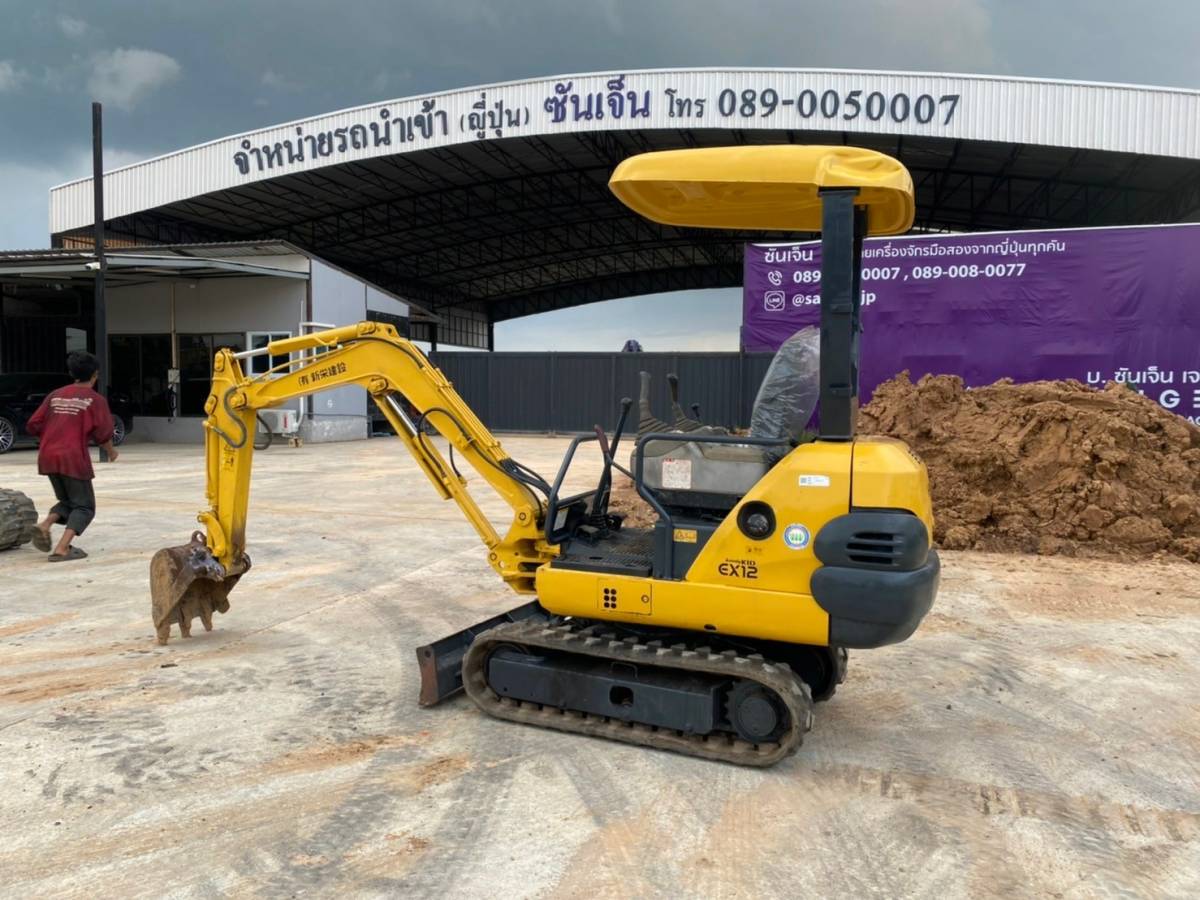 รถขุดขนาดเล็ก HITACHI EX12 ขึ้นปิคอัพได้ รายละเอียดสอบถามได้ที่คุณชัญญา 0658844400, www.nmc99.com