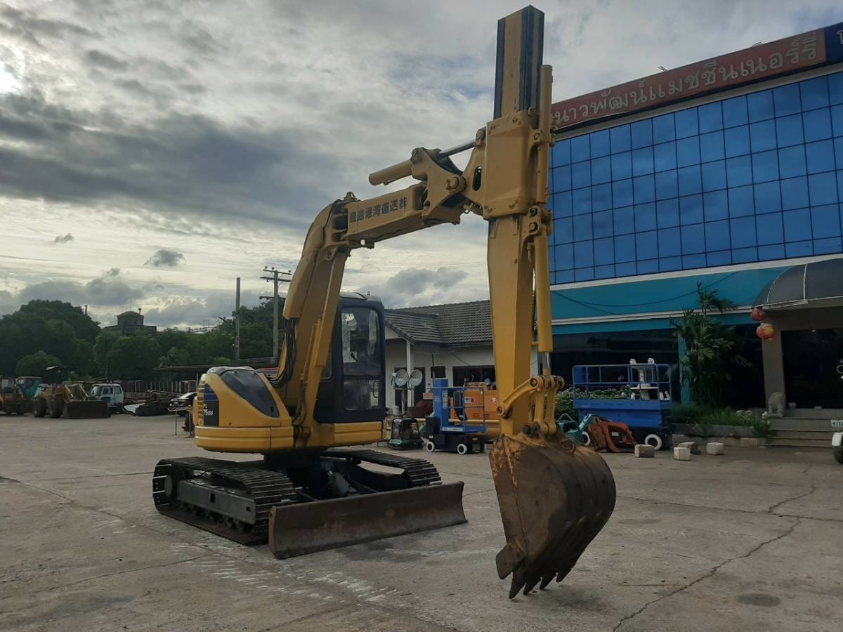 รถขุด KOMATSU PC75UU-2 แขนยืดได้ สอบถามเพิ่มเติมที่คุณชัญญา 0658844400, www.nmc99.com รถขุด KOMATSU PC75UU-2 แขนยืดได้ สอบถามเพิ่มเติมที่คุณชัญญา 0658844400, www.nmc99.com