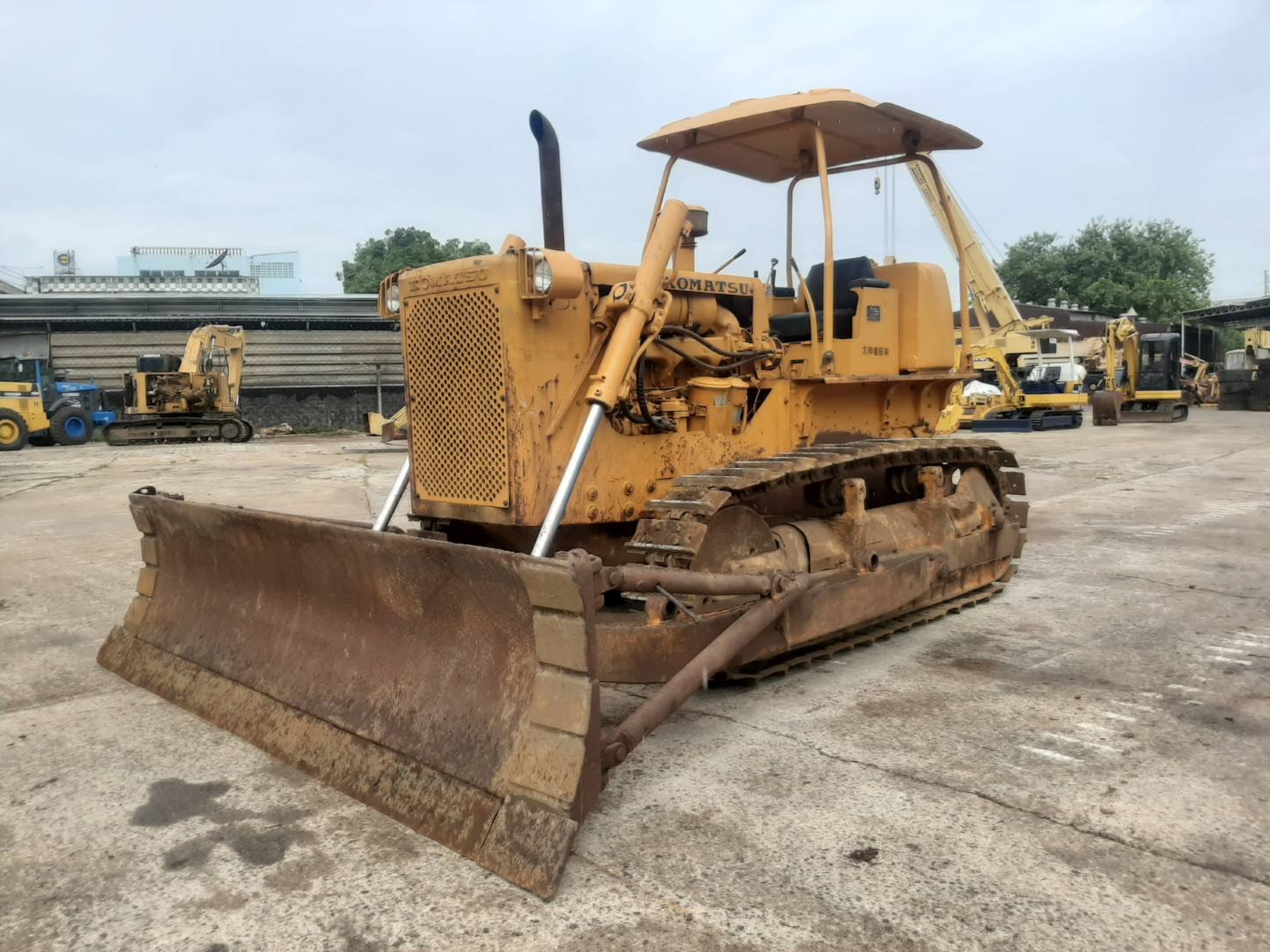 รถแทรคเตอร์ KOMATSU D60A มาถึงแล้วค่ะ สอบถามเพิ่มเติมที่คุณชัญญา 0658844400, www.nmc99.com รถแทรคเตอร์ KOMATSU D60A มาถึงแล้วค่ะ สอบถามเพิ่มเติมที่คุณชัญญา 0658844400, www.nmc99.com