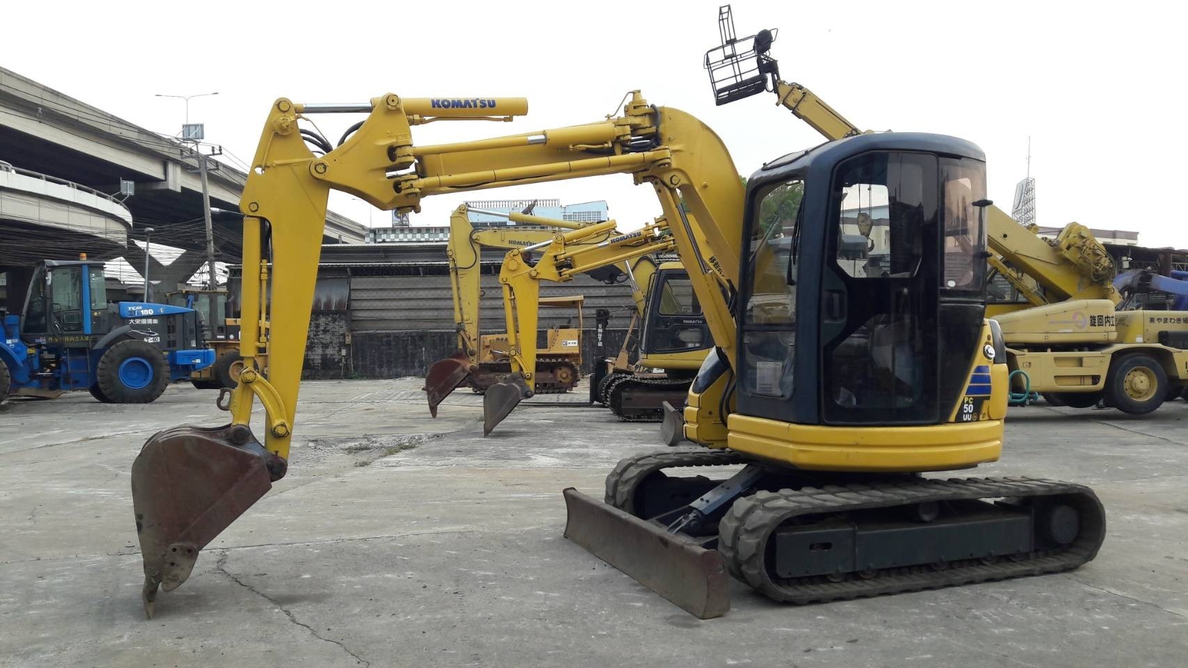 รถขุด KOMATSU PC50UU-2 พร้อมใช้งาน รายละเอียดสอบถามที่คุณชัญญา 0658844400, www.nmc99.com รถขุด KOMATSU PC50UU-2 พร้อมใช้งาน รายละเอียดสอบถามที่คุณชัญญา 0658844400, www.nmc99.com
