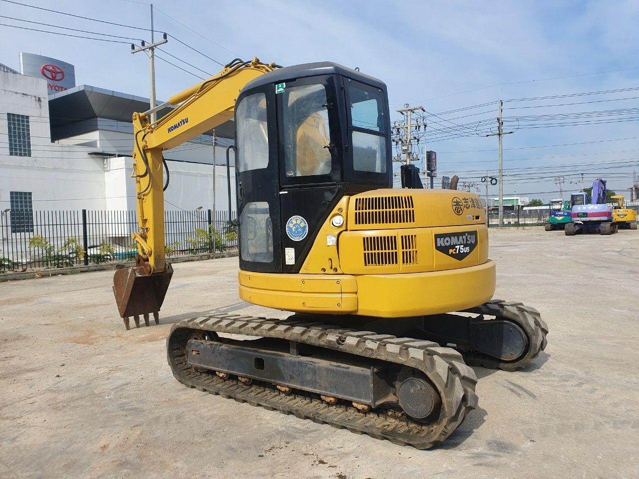 รถขุด KOMATSU PC75US-3 พร้อมใช้งาน รายละเอียดสอบถามที่คุณชัญญา 0658844400, www.nmc99.com รถขุด KOMATSU PC75US-3 พร้อมใช้งาน รายละเอียดสอบถามที่คุณชัญญา 0658844400, www.nmc99.com
