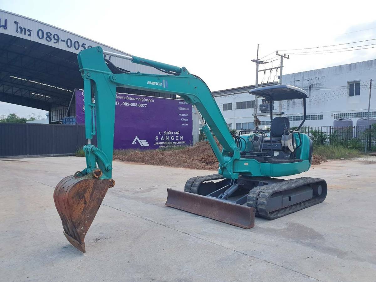 รถขุด KOMATSU PC40R-8 พร้อมใช้งานรถสวย รถขุด KOMATSU PC40R-8 พร้อมใช้งานรถสวย