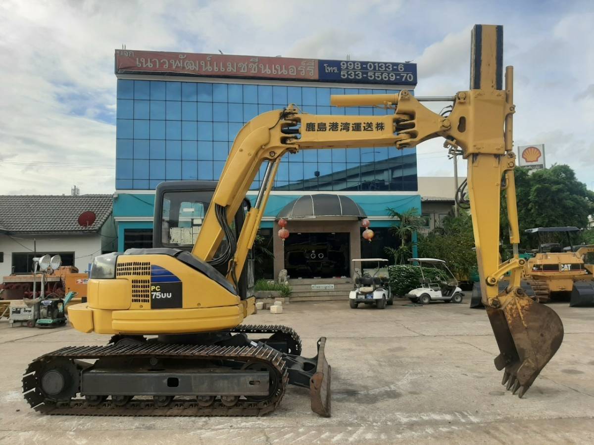 รถขุด KOMATSU PC75UU-2 แขนยืดได้ สอบถามเพิ่มเติมที่คุณชัญญา 0658844400, www.nmc99.com