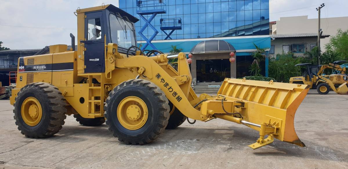 รถตัก KOMATSU 530 ขนาดเท่ากับ WA300 พร้อมใช้งาน