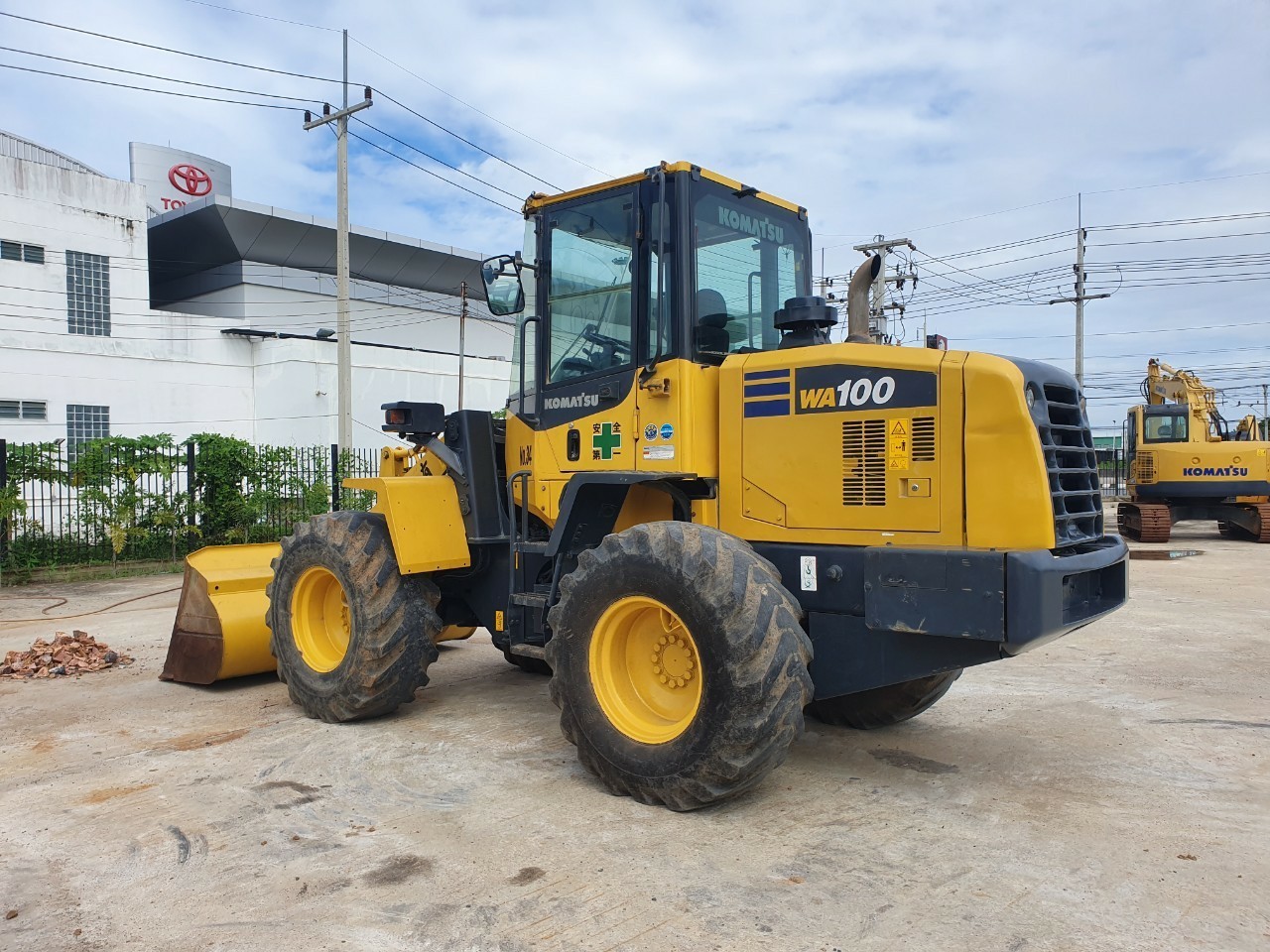 รถตัก KOMATSU WA100-7 พร้อมใช้งาน สอบถามเพิ่มเติมที่คุณชัญญา 0658844400, www.nmc99.com รถตัก KOMATSU WA100-7 พร้อมใช้งาน สอบถามเพิ่มเติมที่คุณชัญญา 0658844400, www.nmc99.com