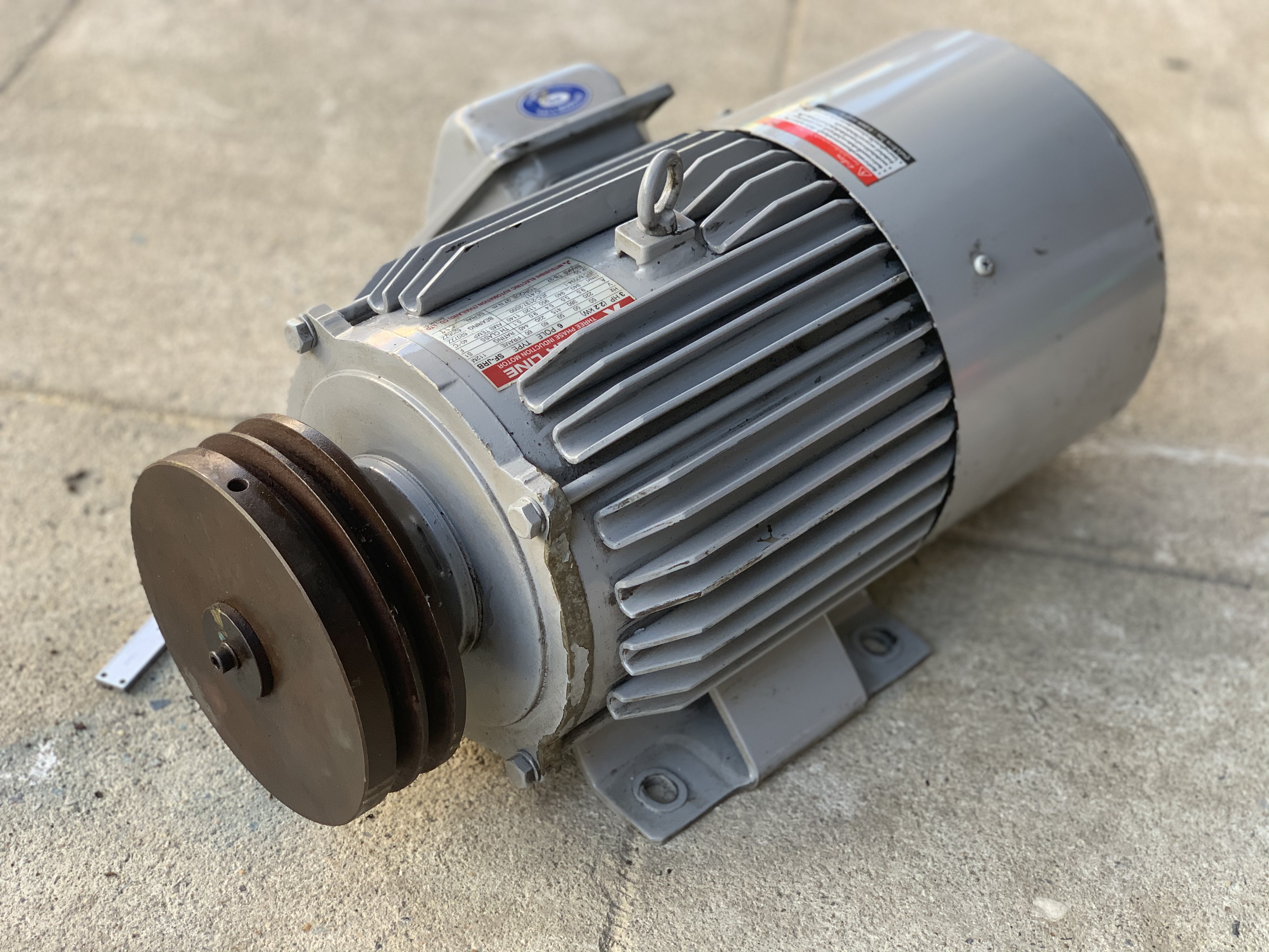 ขายมอเตอร์ไฟฟ้า Mitsubishi 3HP. 6Pole 940rpm. 220/380V รอบช้าแรงบิดเยอะ รุ่นมีระบบเบรคในตัว หายากมาก สภาพสวยใหม่มาก หมุนนิ่ม พร้อมใช้งาน ขายมอเตอร์ไฟฟ้า Mitsubishi 3HP. 6Pole 940rpm. 220/380V รอบช้าแรงบิดเยอะ รุ่นมีระบบเบรคในตัว หายากมาก สภาพสวยใหม่มาก หมุนนิ่ม พร้อมใช้งาน