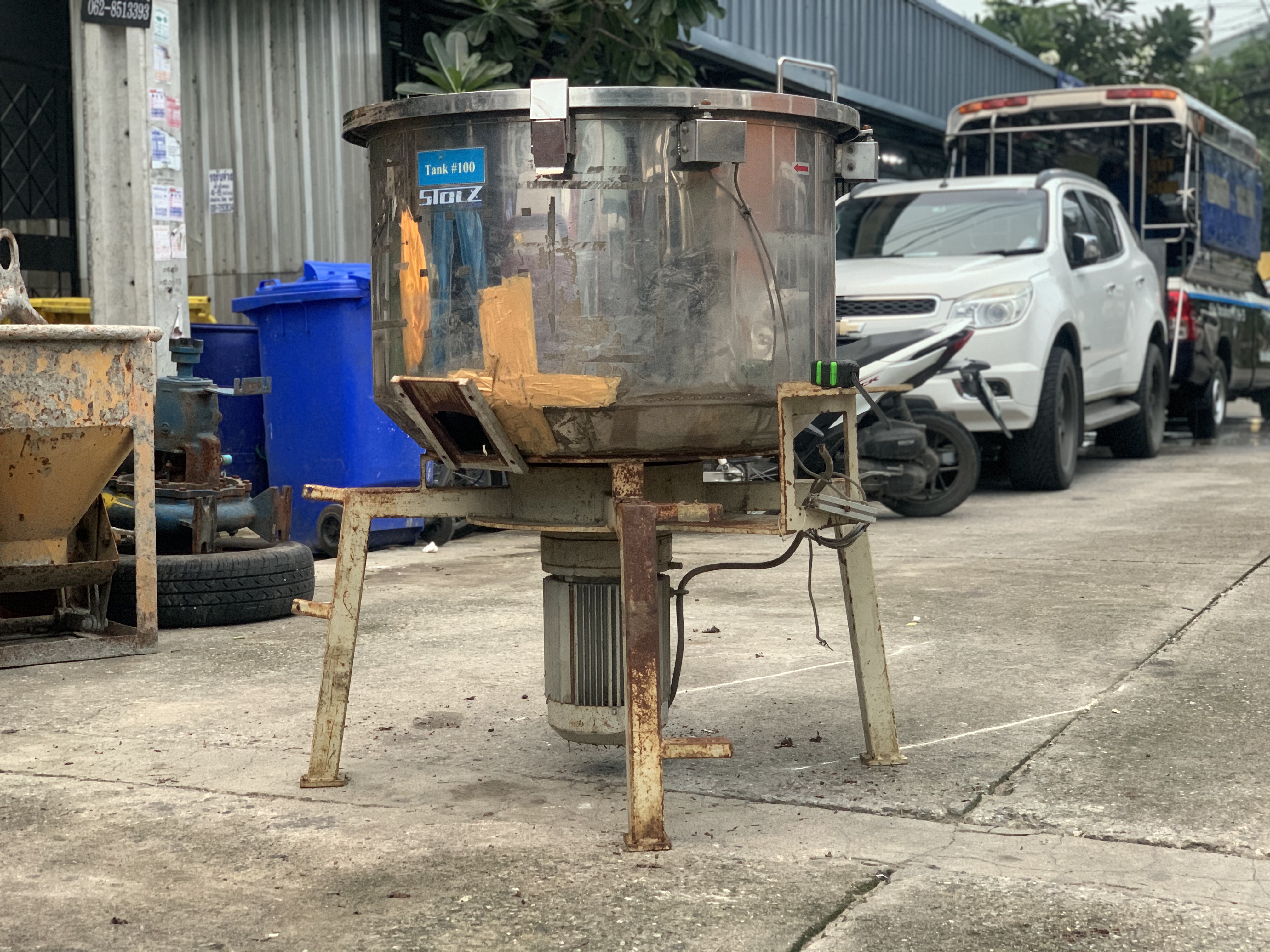 ขายถังกวน-ถังผสม พร้อมใบกวนสแตนเลส ชุดมอเตอร์เกียร์ Cycrodrive Sumitomo 5HP. 380V อัตราทด 1:17 made in Japan สภาพสวย โครงสร้างแข็งแรง พร้อมใช้งาน